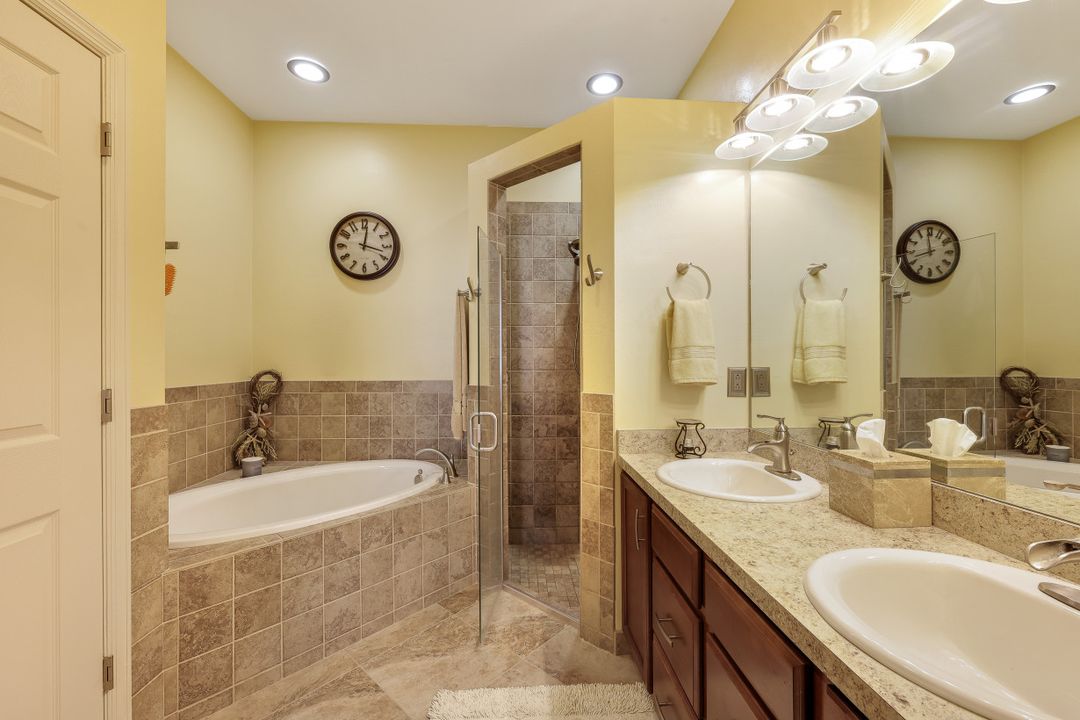 3014 SW 9th Pl, Cape Coral, FL 33914