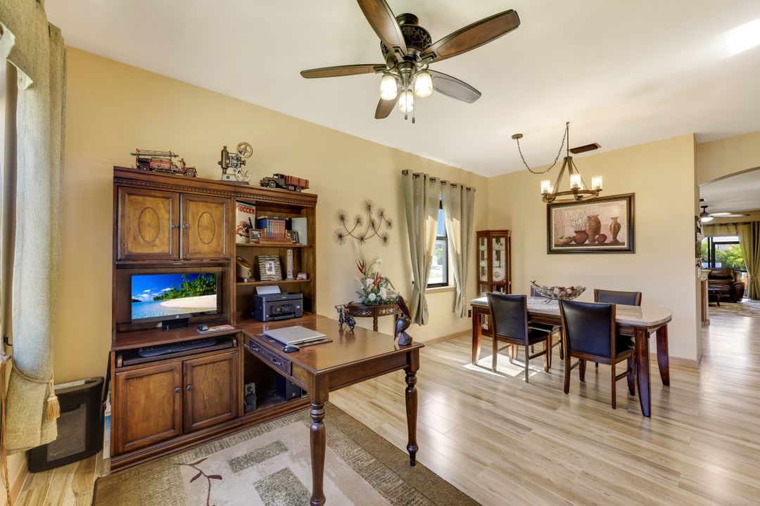 3014 SW 9th Pl, Cape Coral, FL 33914