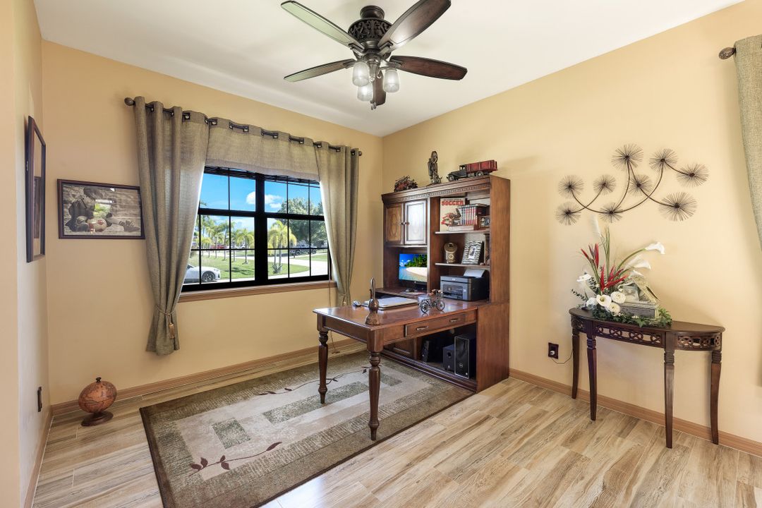 3014 SW 9th Pl, Cape Coral, FL 33914