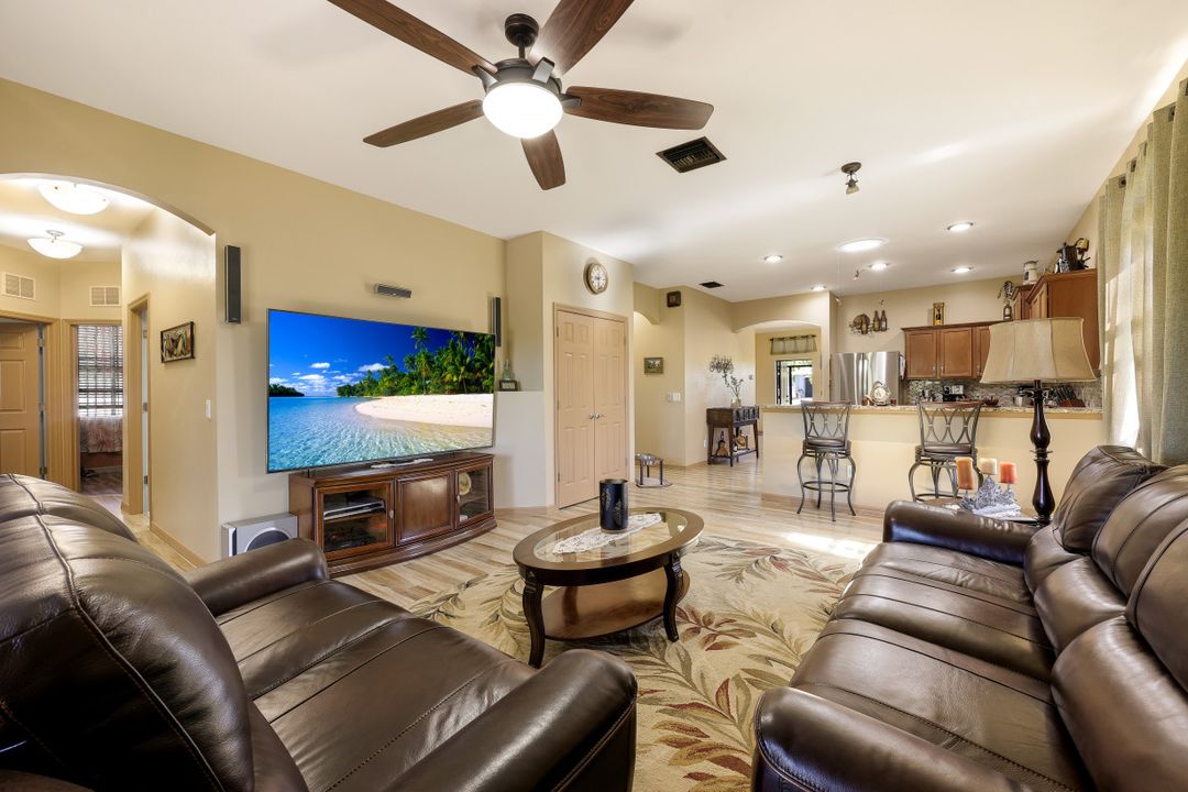 3014 SW 9th Pl, Cape Coral, FL 33914