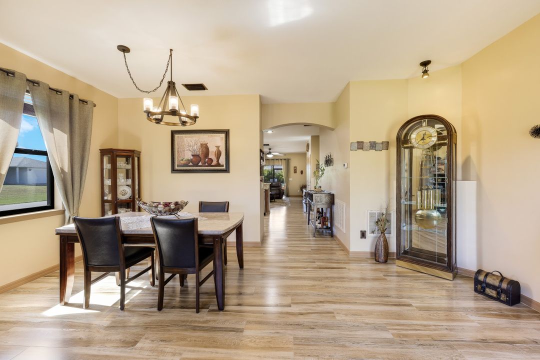 3014 SW 9th Pl, Cape Coral, FL 33914