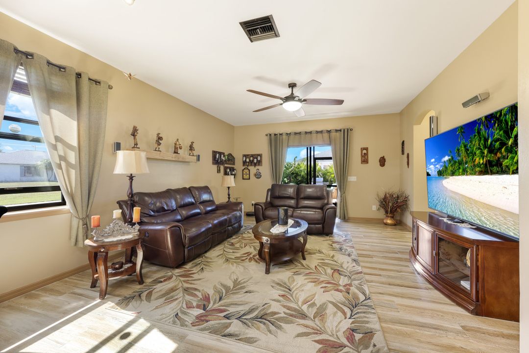 3014 SW 9th Pl, Cape Coral, FL 33914