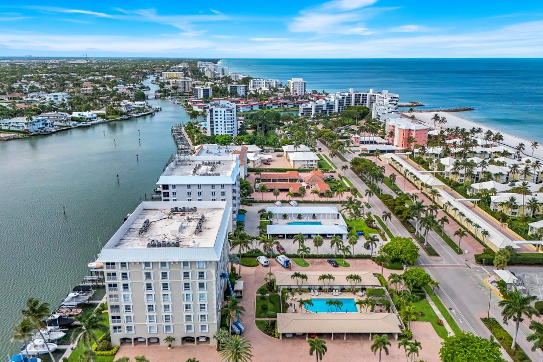 2750 Gulf Shore Blvd N #402, Naples, FL 34103