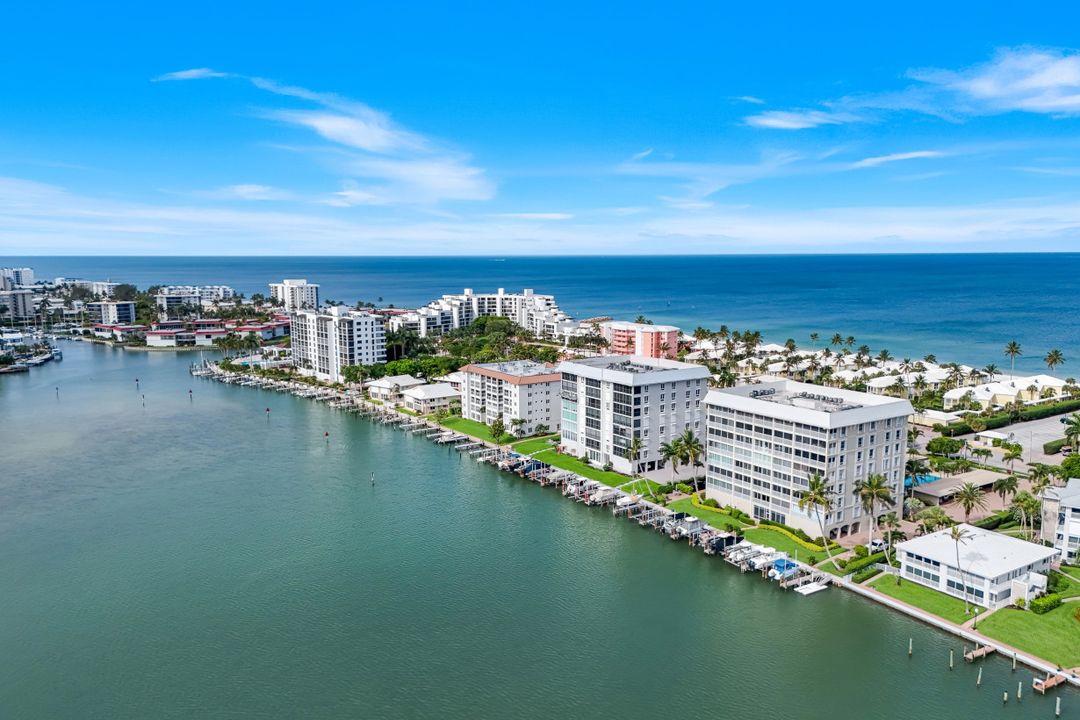 2750 Gulf Shore Blvd N #402, Naples, FL 34103