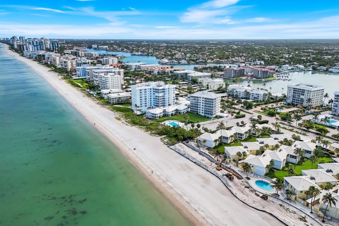 2750 Gulf Shore Blvd N #402, Naples, FL 34103