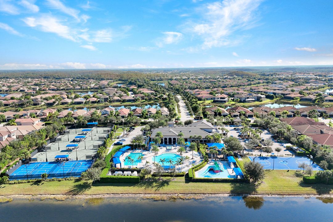 11725 Stonecreek Cir, Fort Myers, FL 33913