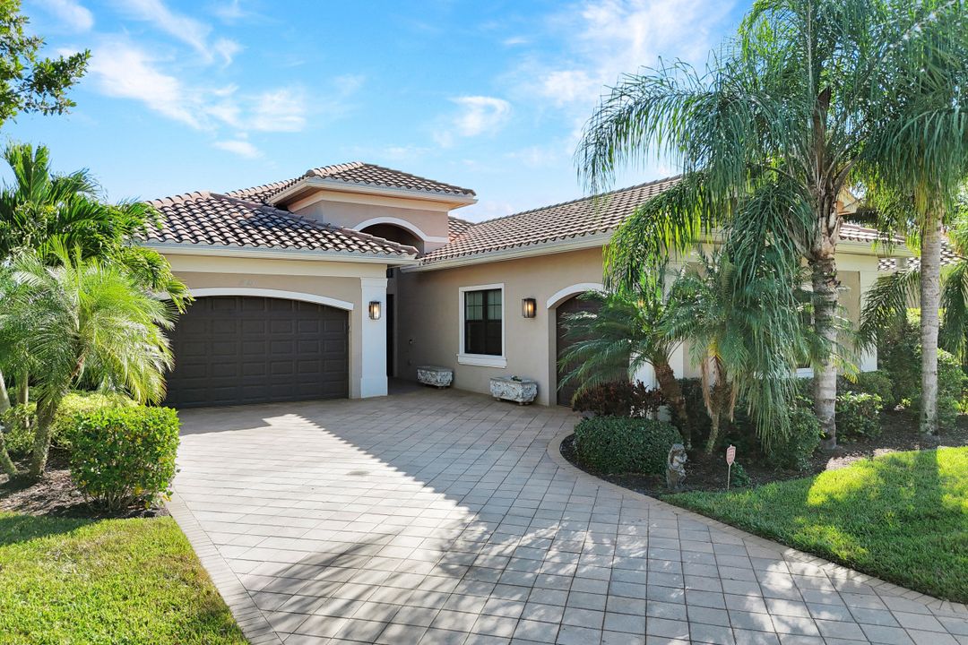 11725 Stonecreek Cir, Fort Myers, FL 33913