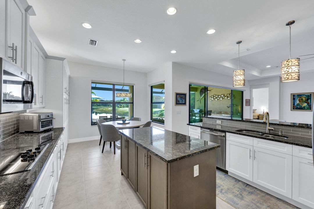 11725 Stonecreek Cir, Fort Myers, FL 33913