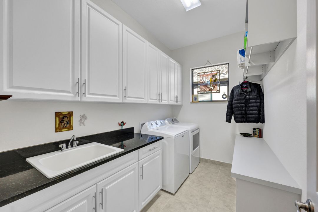 11725 Stonecreek Cir, Fort Myers, FL 33913