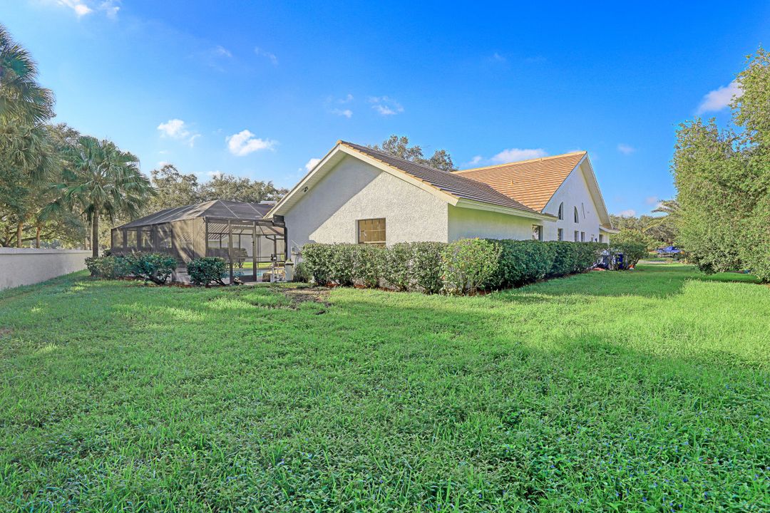 12530 Woodtimber Ln, Fort Myers, FL 33913