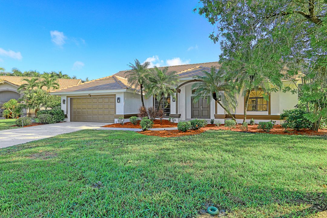 12530 Woodtimber Ln, Fort Myers, FL 33913