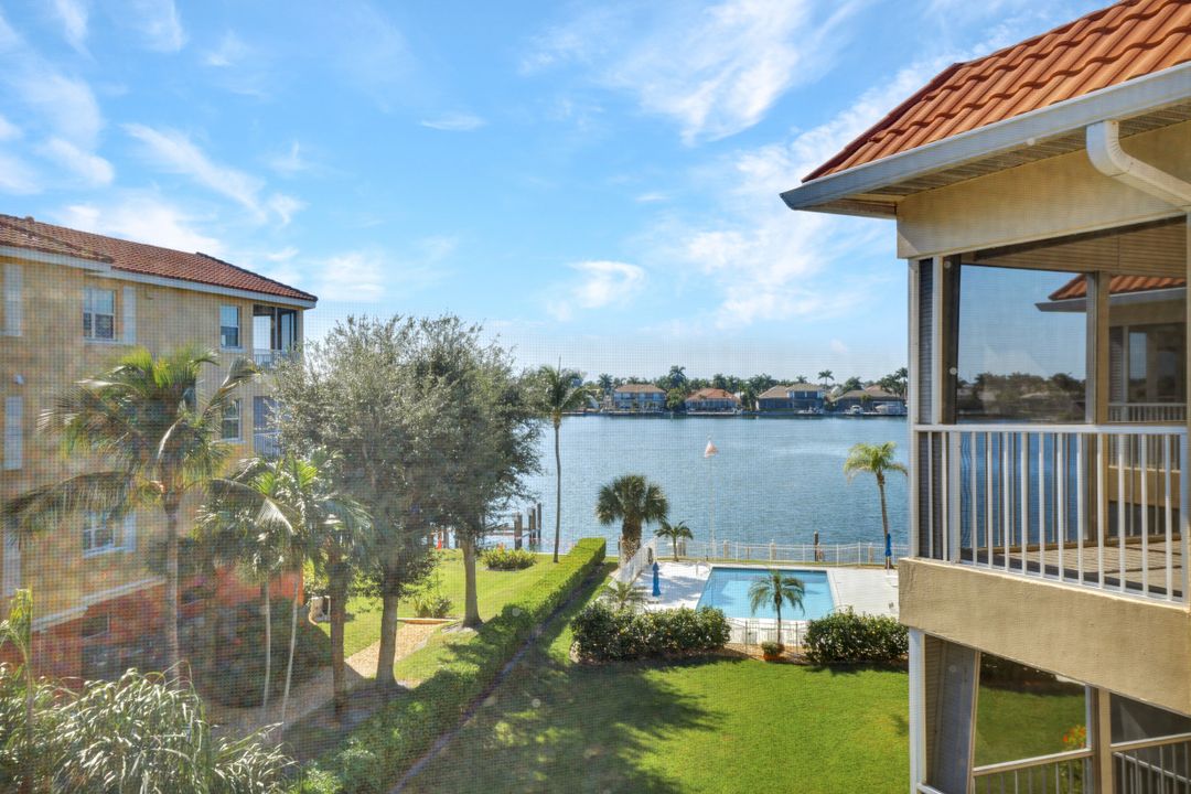 816 W Elkcam Cir #301, Marco Island, FL 34145