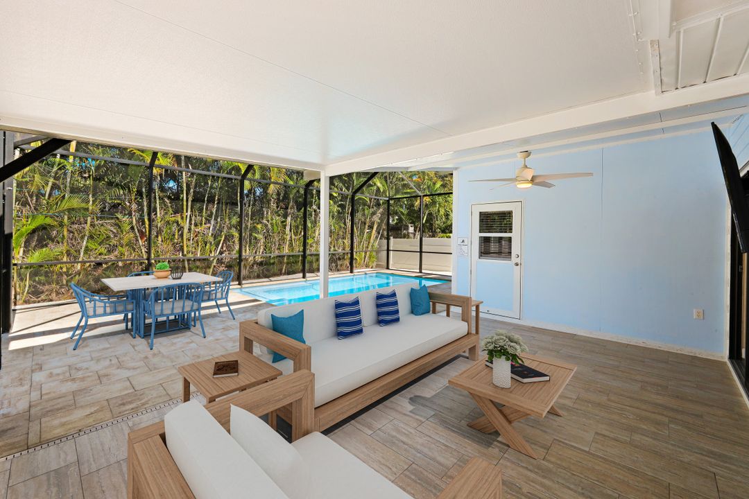 825 93rd Ave N, Naples, FL 34108