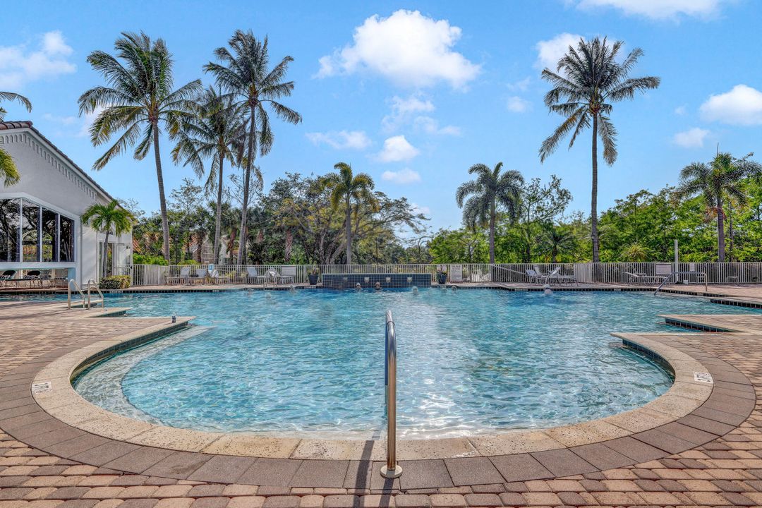 8833 Cascades Isle Blvd, Estero, FL 33928