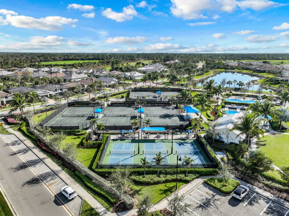 9328 Surfbird Ct, Naples, FL 34120