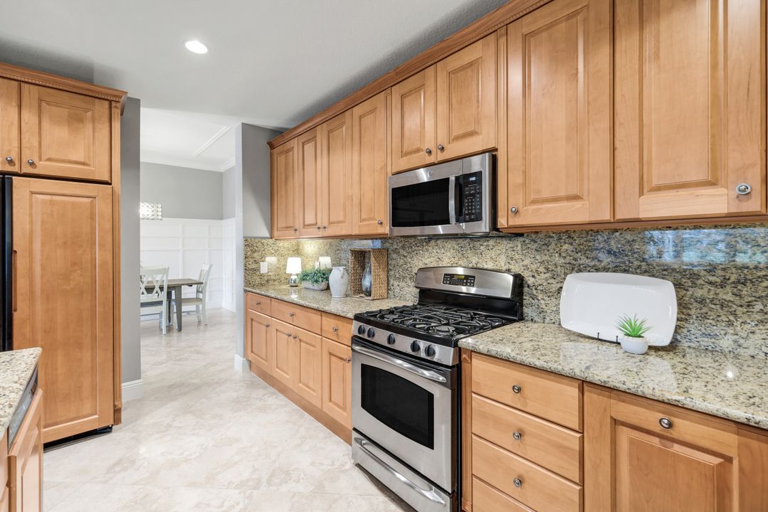 9225 Museo Cir  #103, Naples, FL 34114