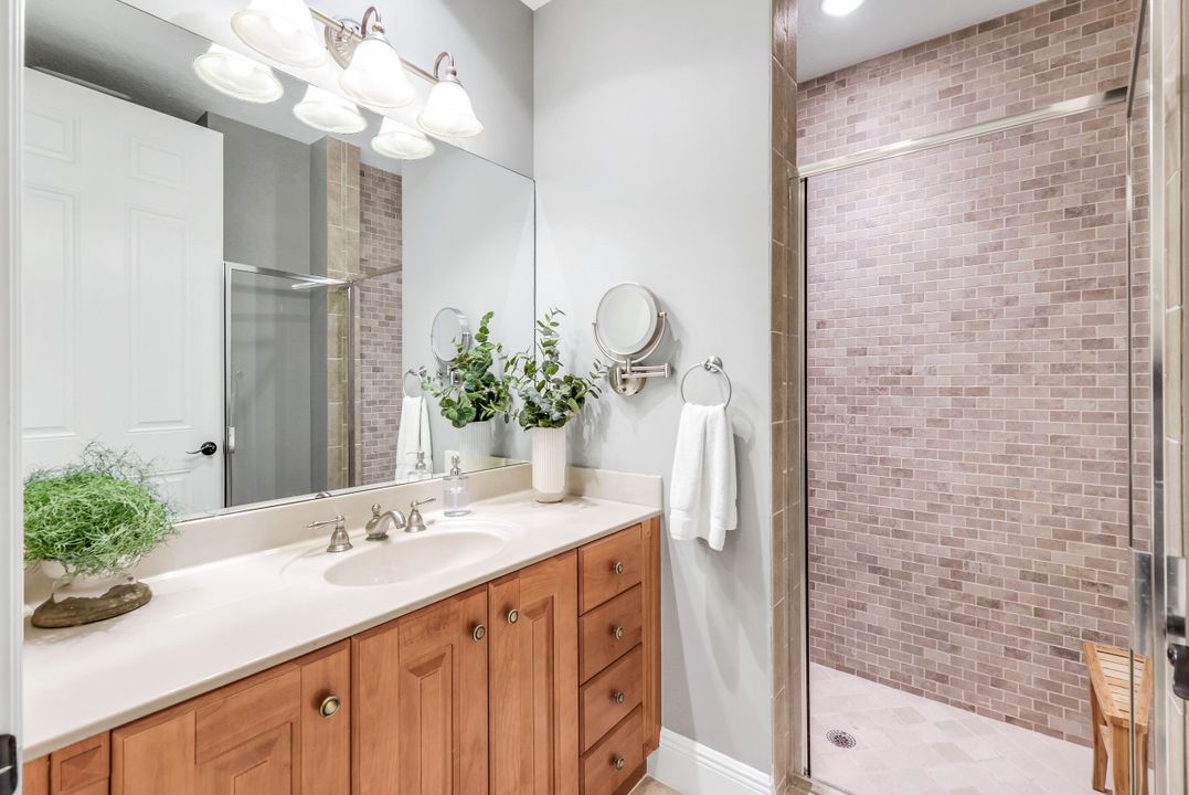 9225 Museo Cir  #103, Naples, FL 34114