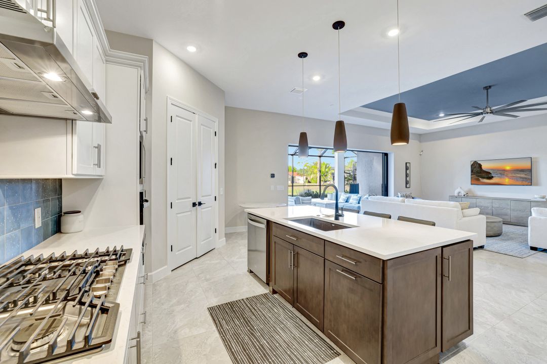 10112 Seaside Wy, Bonita Springs, FL 34135