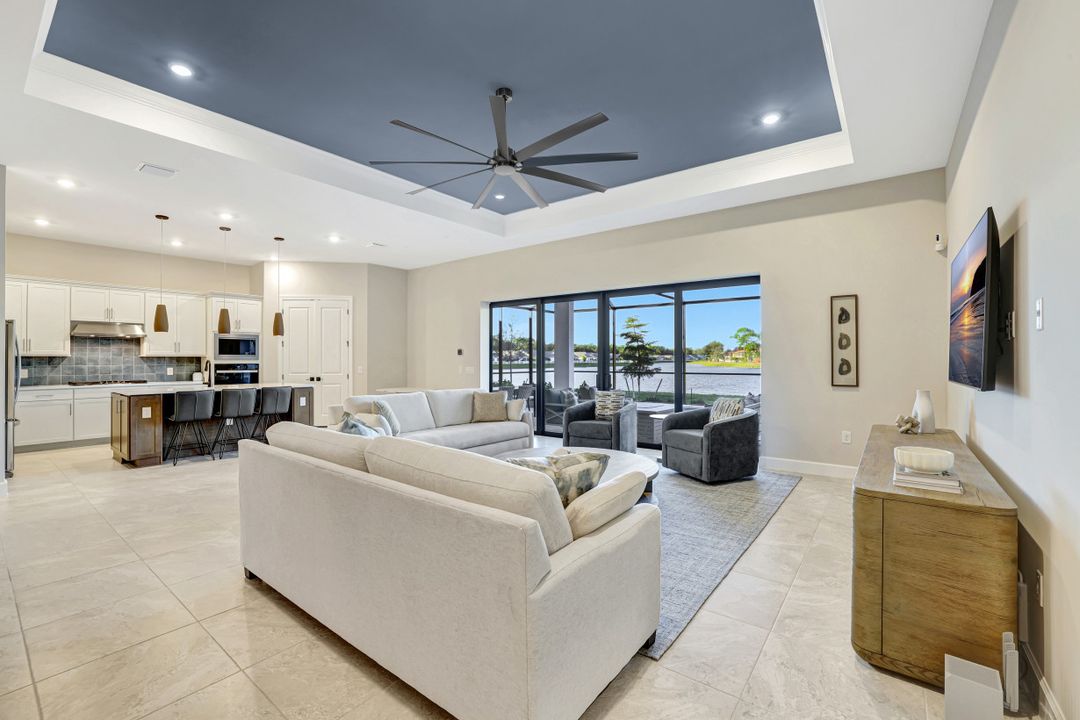 10112 Seaside Wy, Bonita Springs, FL 34135