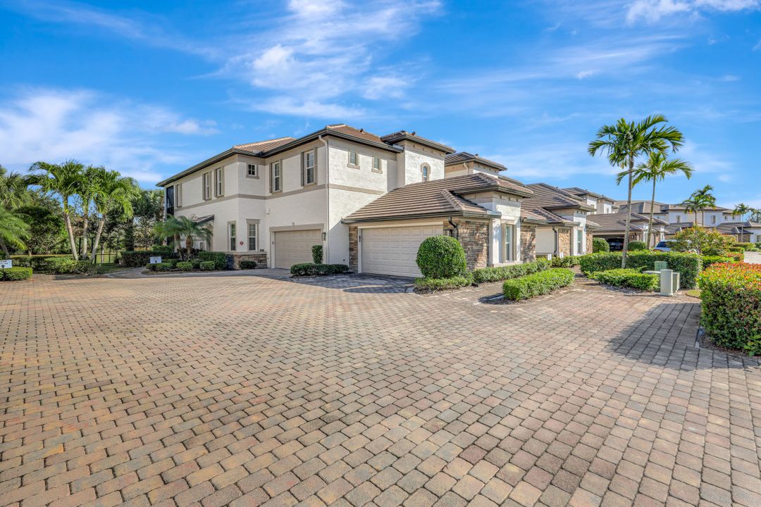 9550 Ironstone Terrace #201, Naples, FL 34120