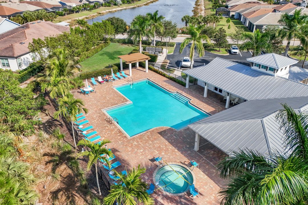 3837 Helmsman Dr, Naples, FL 34120