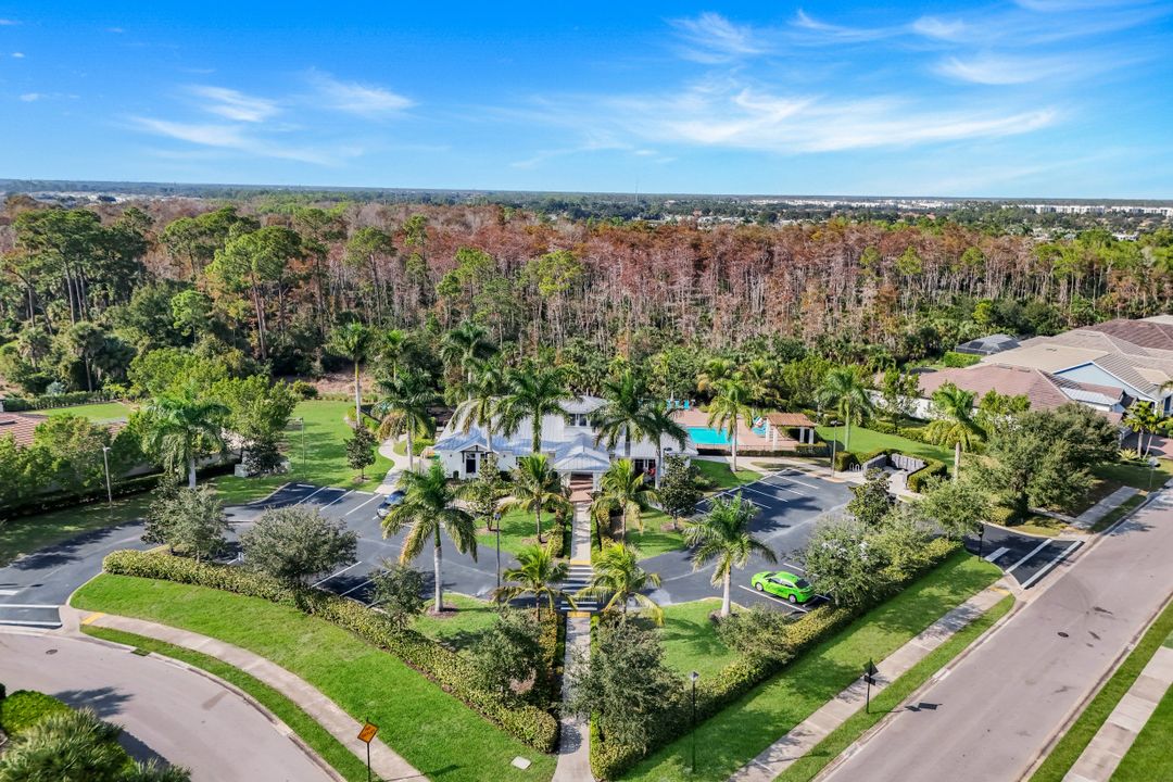 3837 Helmsman Dr, Naples, FL 34120