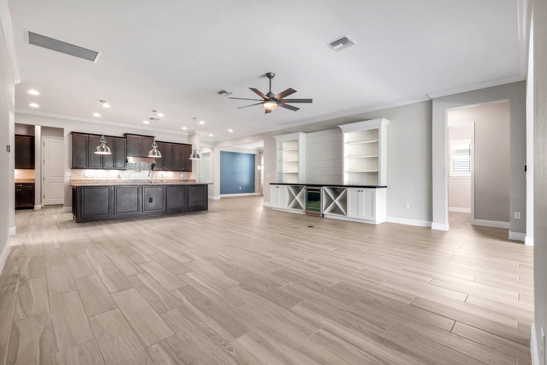 3837 Helmsman Dr, Naples, FL 34120