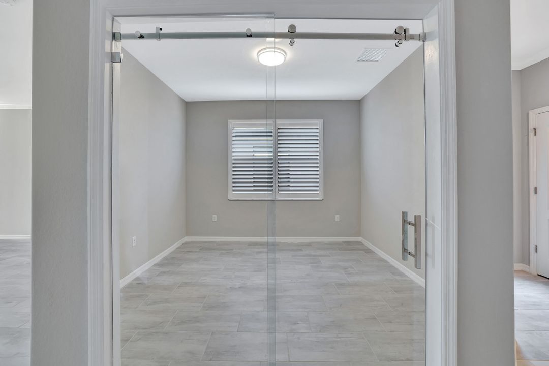 1603 Santiago Cir, Naples, FL 34113