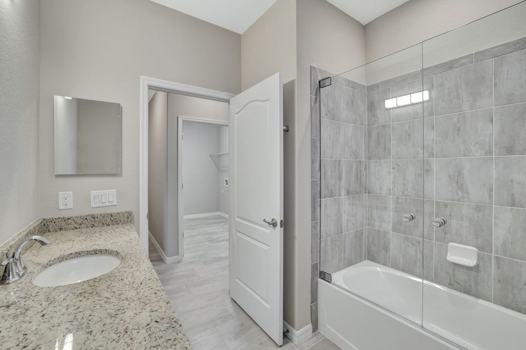 1603 Santiago Cir, Naples, FL 34113