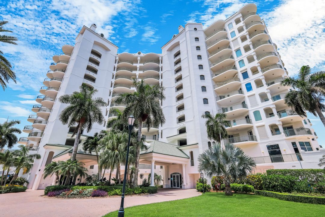 4811 Island Pond Ct #302, Bonita Springs, FL 34134
