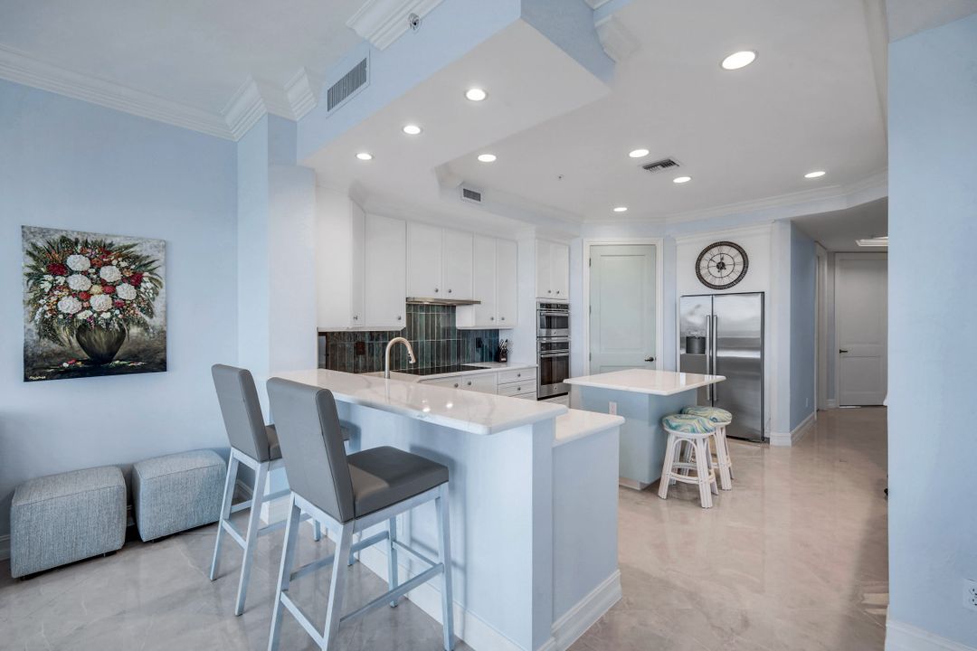 4811 Island Pond Ct #302, Bonita Springs, FL 34134