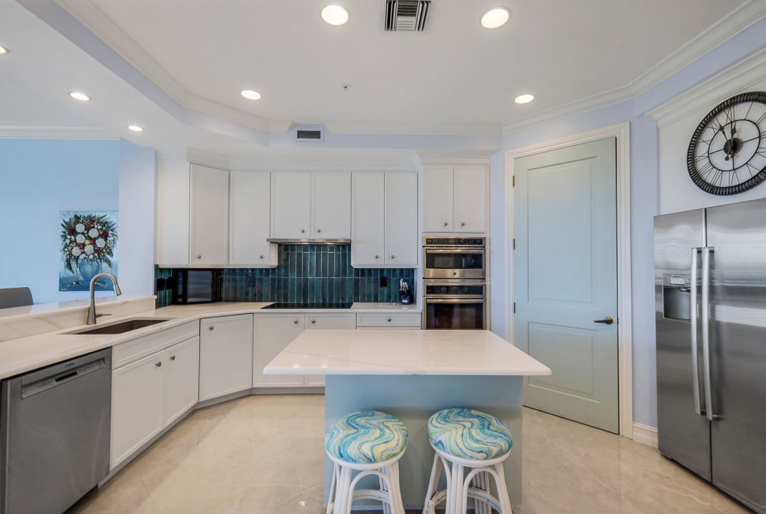 4811 Island Pond Ct #302, Bonita Springs, FL 34134