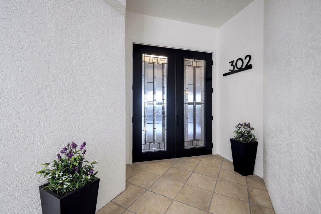 4811 Island Pond Ct #302, Bonita Springs, FL 34134