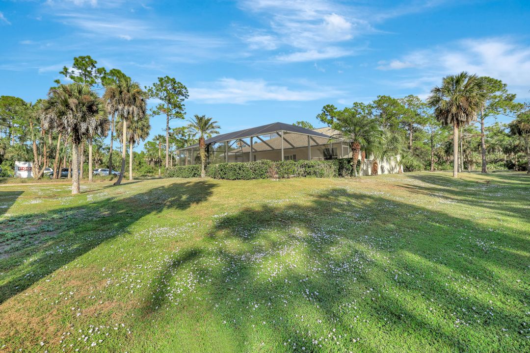 495 9th St SW, Naples, FL 34117