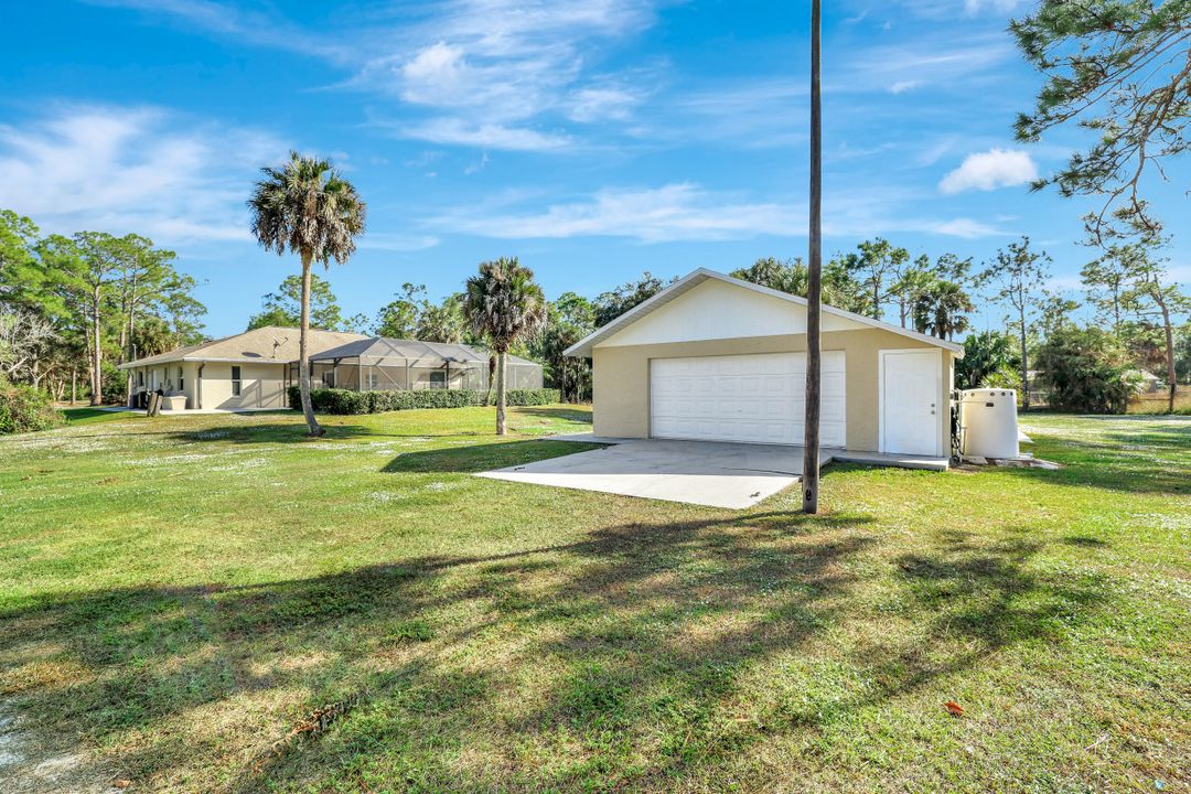 495 9th St SW, Naples, FL 34117