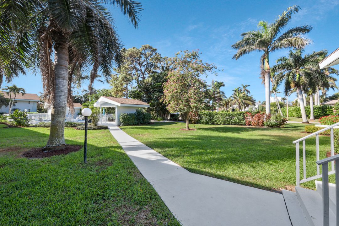 4126 Belair Ln #B10, Naples, FL 34103