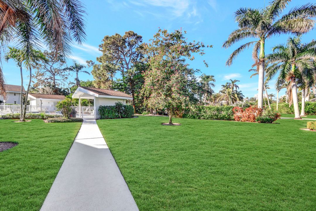 4126 Belair Ln #B10, Naples, FL 34103