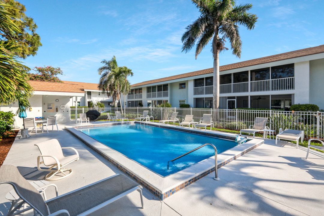 4126 Belair Ln #B10, Naples, FL 34103