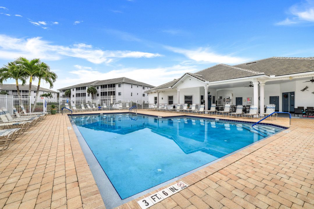 7839 Regal Heron Cir #206, Naples, FL 34104