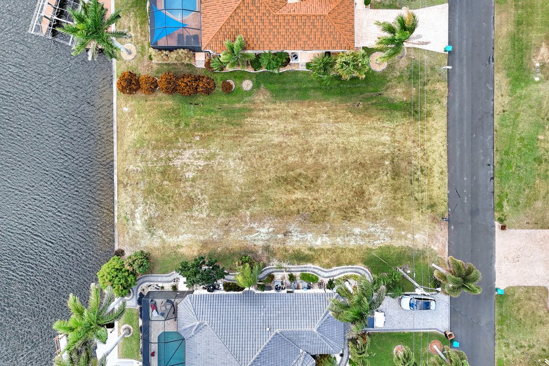 2210 SW 52nd Ln, Cape Coral, FL 33914