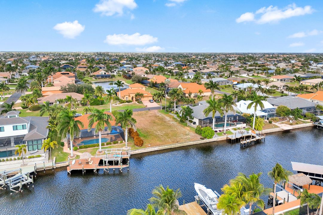 2210 SW 52nd Ln, Cape Coral, FL 33914