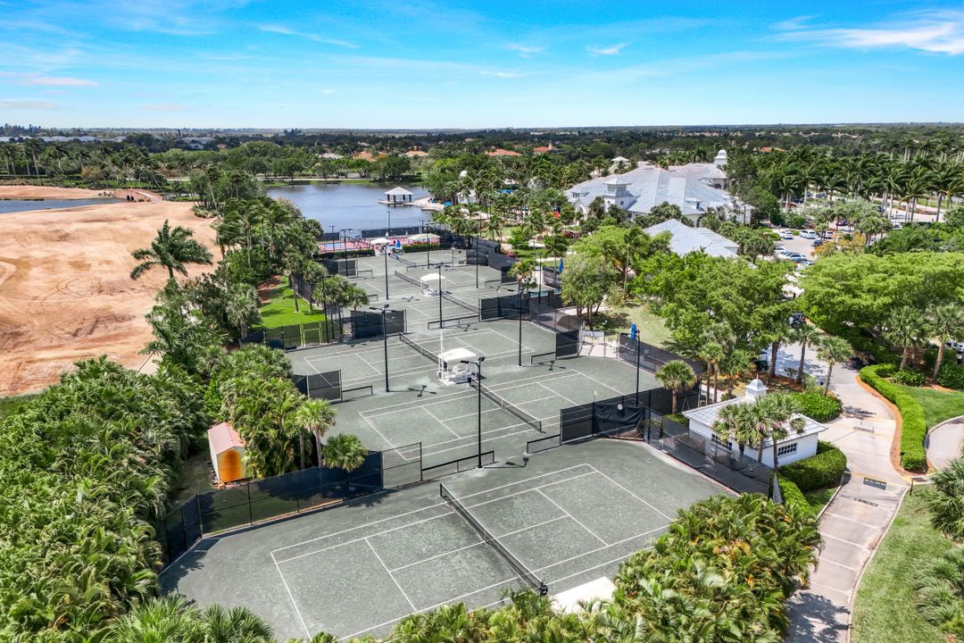 9002 Cascada Way #102, Naples, FL 34114