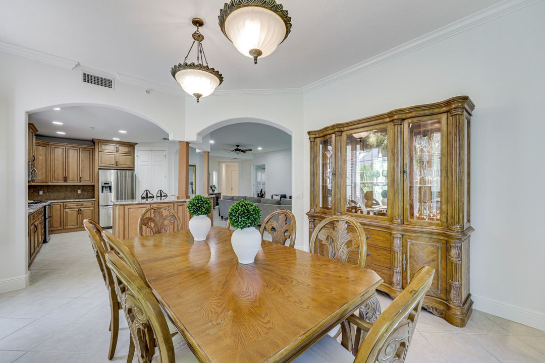 9002 Cascada Way #102, Naples, FL 34114