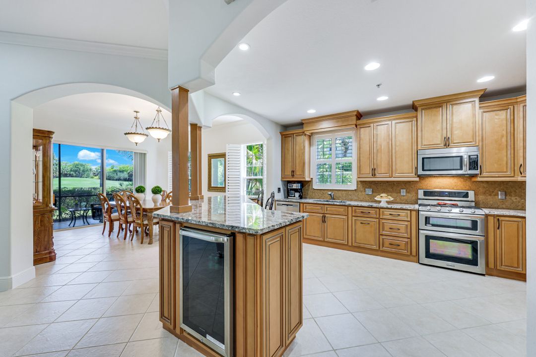 9002 Cascada Way #102, Naples, FL 34114