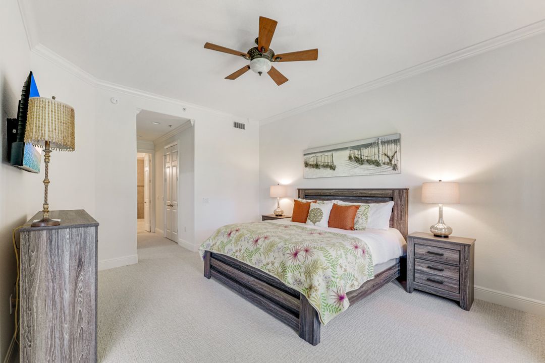 9002 Cascada Way #102, Naples, FL 34114