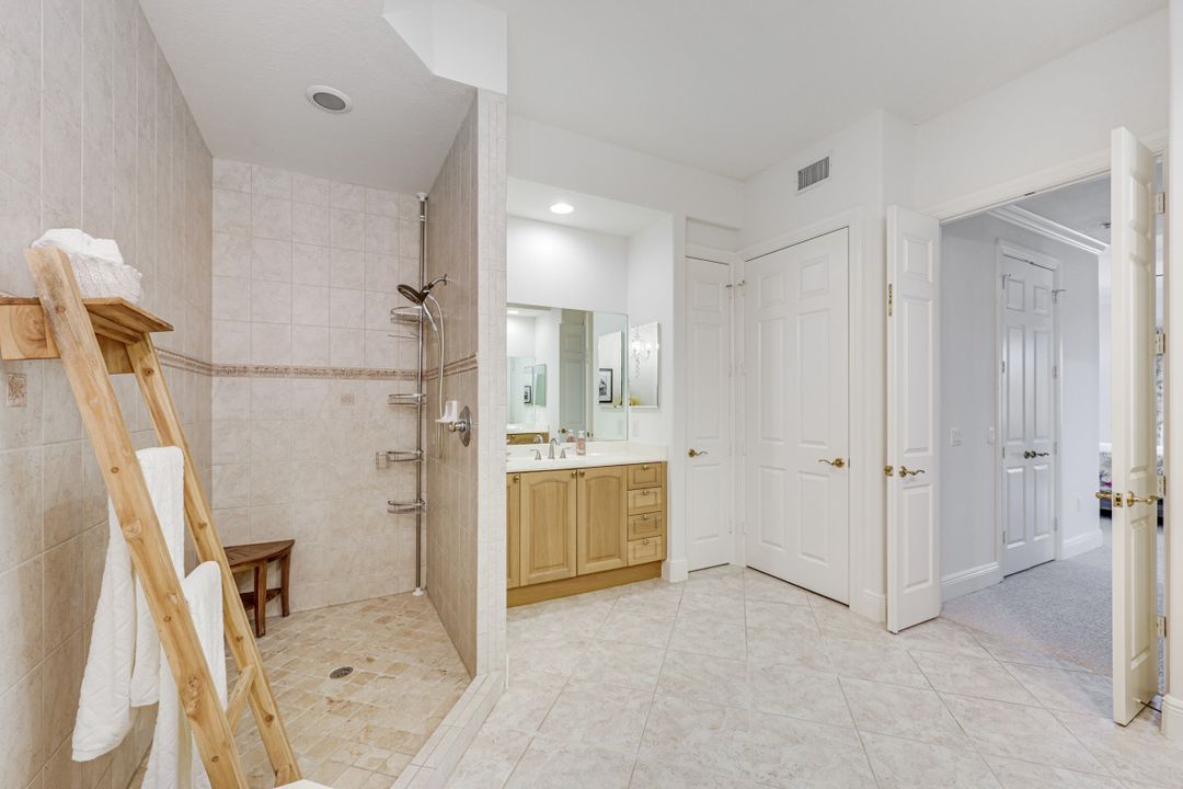 9002 Cascada Way #102, Naples, FL 34114