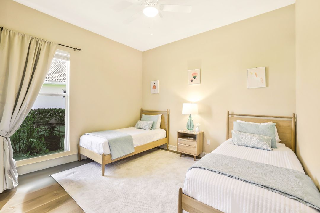 6972 Amen Corner Ct, Naples, FL 34113