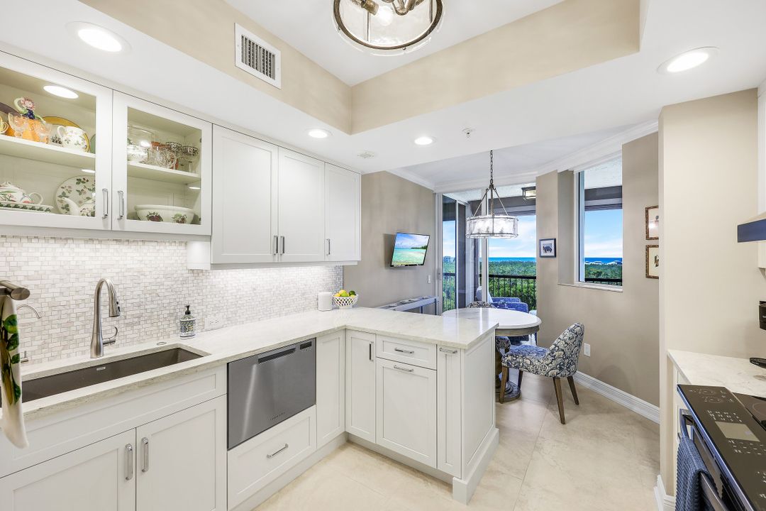 7225 Pelican Bay Blvd #604, Naples, FL 34108