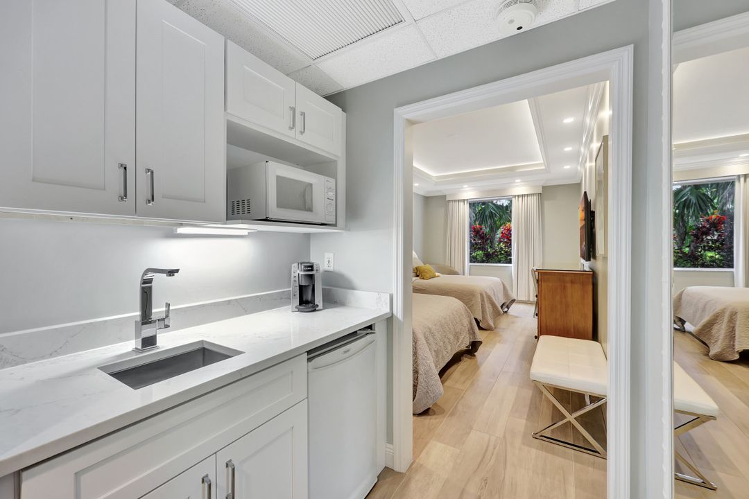 7225 Pelican Bay Blvd #604, Naples, FL 34108