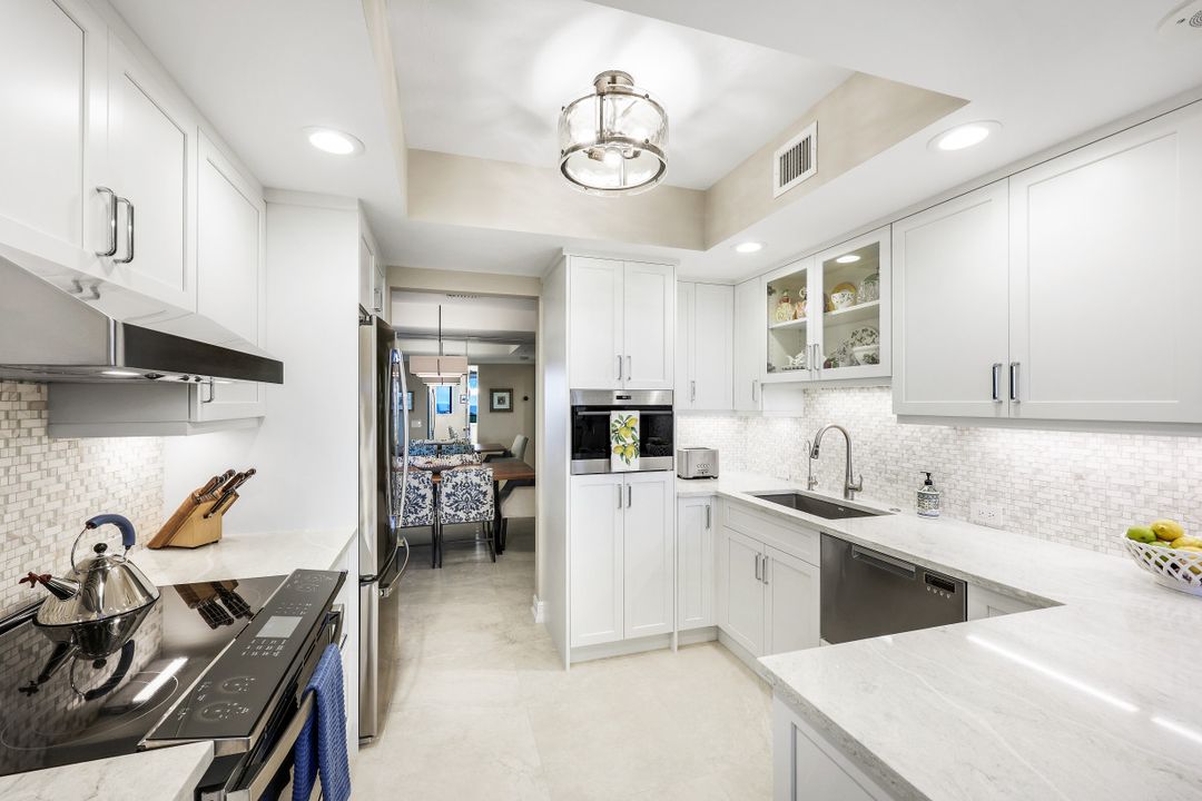 7225 Pelican Bay Blvd #604, Naples, FL 34108